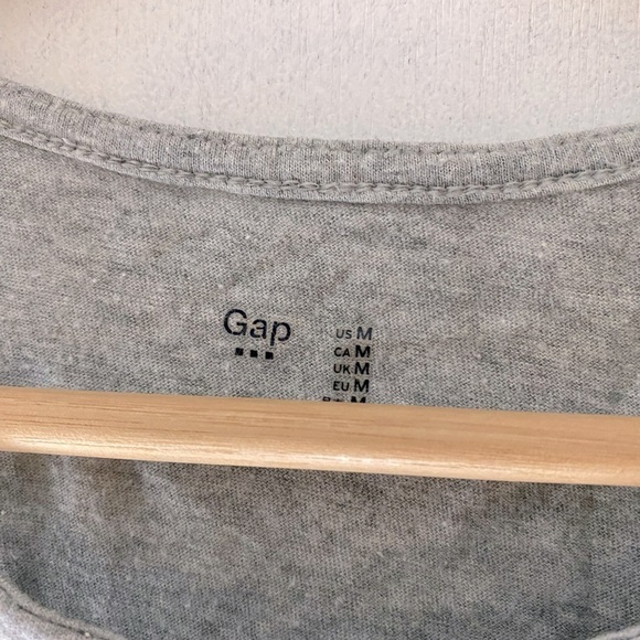 GAP WORKOUT TANK TOP SIZE M - Picture 2 of 3